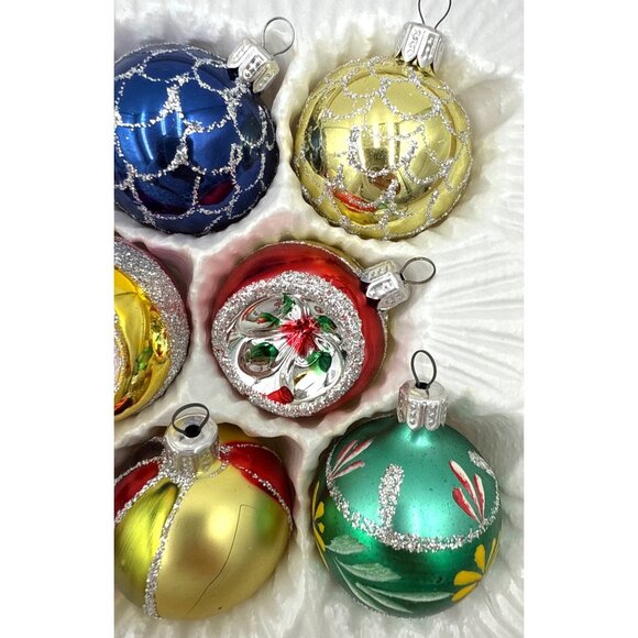 Hand-Decorated Glass Christmas Ornaments Box Set Of 8 With Glitter Accents & Fes - Picture 3 of 7